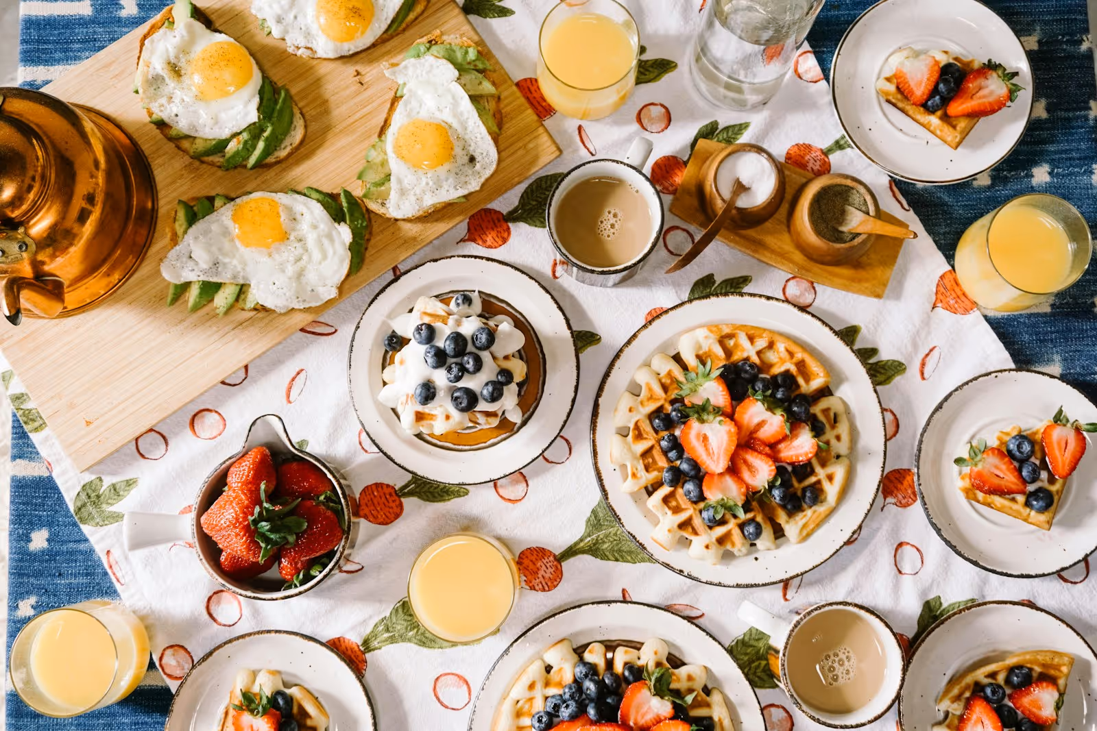 Breakfast table in courtyard